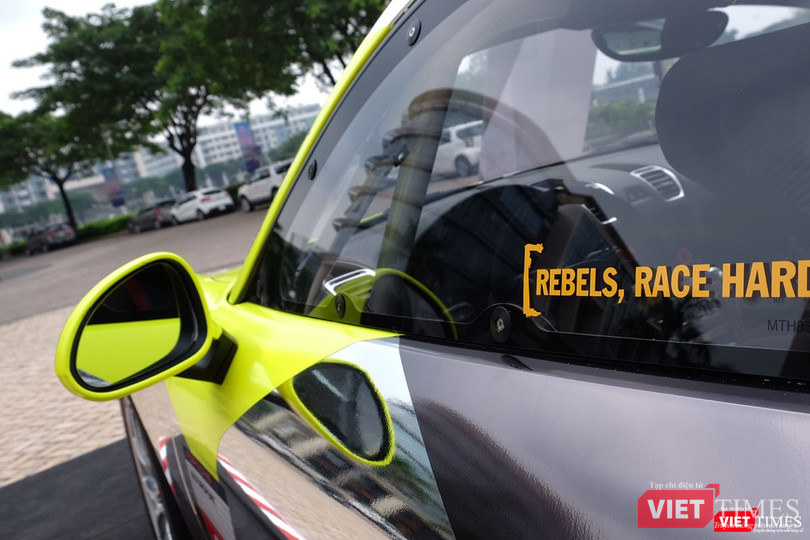 "Mòn mắt" với Porsche Cayman GT4 Clubsport bất ngờ xuất hiện tại Việt Nam ảnh 5