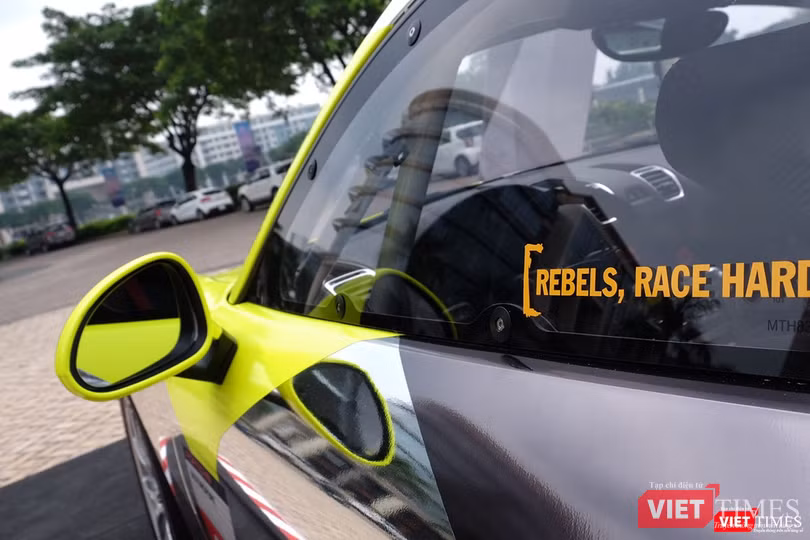 "Mòn mắt" với Porsche Cayman GT4 Clubsport bất ngờ xuất hiện tại Việt Nam ảnh 5