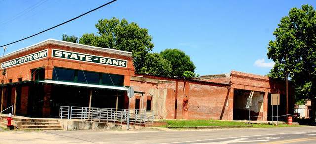  Oakwood State Bank chỉ có một chi nhánh 