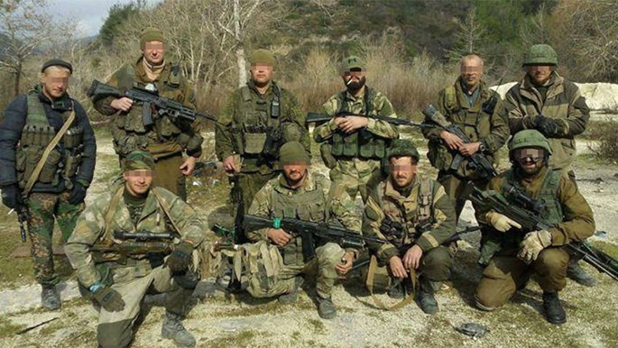 Hình ảnh quân nhân Nga ở Syria do IS công bố, lấy từ điện thoại của lính tử trận - Ảnh: Gazeta