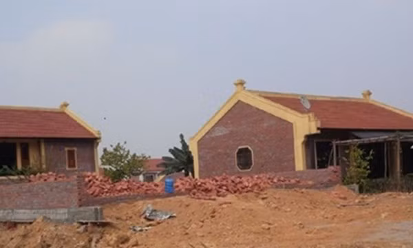 Điểm chung của các biện thự này là đều chưa có giấy phép xây dựng