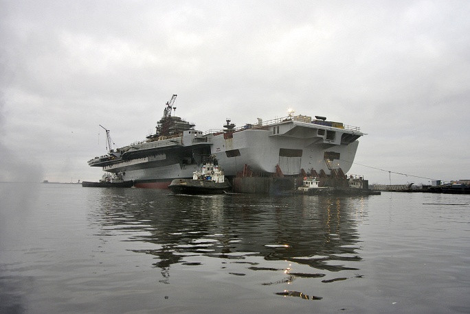 Tàu sân bay "Vikramaditya" (trước đây là "Đô đốc Gorshkov") là một phần của Liên Xô và sau đó là hạm đội Nga . Sau đó bán lại cho Ấn Độ, vào ngày 14 tháng 6 năm 2014 và trở thành một thành viên của Hải quân Ấn Độ Tàu sân bay "Vikramaditya" (trước đây là "Đô đốc Gorshkov") là một phần của Liên Xô và sau đó là hạm đội Nga . Sau đó bán lại cho Ấn Độ, vào ngày 14 tháng 6 năm 2014 và trở thành một thành viên của Hải quân Ấn Độ