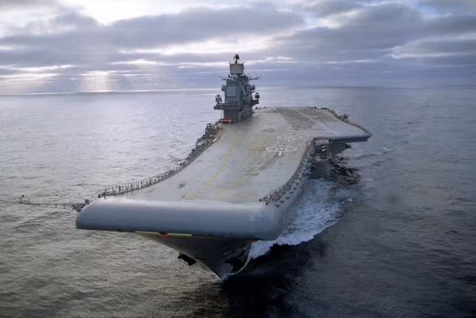 Tàu tuần dương sân bay hạng nặng "Đô đốc Kuznetsov" là một phần của Hải quân ngày 20 tháng 1 năm 1991 Tàu tuần dương sân bay hạng nặng "Đô đốc Kuznetsov" là một phần của Hải quân ngày 20 tháng 1 năm 1991