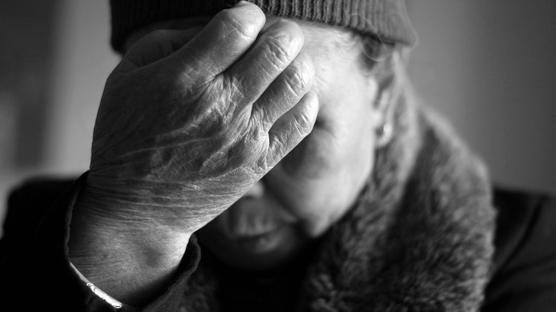 Bà Á có 2 người con trai hy sinh khi đang làm nhiệm vụ. Bà luôn tự hào vì có những người con vẻ vang, hy sinh vì Tổ quốc.