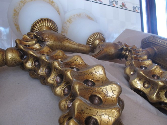 Nhiều đồ vật trong biệt phủ đều đã đóng thùng, chuẩn bị vận chuyển đi nơi khác. Ảnh: H.L