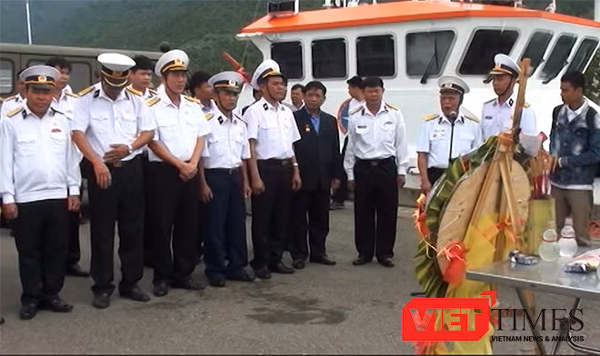  Sáng 14-3, tại Đà Nẵng, các cựu chiến binh, nguyên là cán bộ, chiến sĩ Trung đoàn 83 Công binh (E83), Quân chủng Hải quân Việt Nam đã tổ chức Lễ tưởng niệm 64 liệt sĩ trong trận chiến giữ đảo Gạc Ma (quần đảo Trường Sa, Việt Nam) cách đây 28 năm