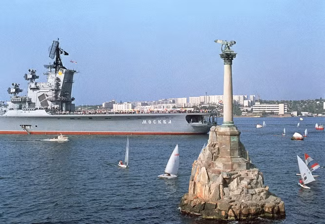 Tàu tuần dương chống tàu ngầm "Moskva" gia nhập Hải quân ngày 25 tháng 12 năm 1967. Tàu tuần dương chống tàu ngầm "Moskva" gia nhập Hải quân ngày 25 tháng 12 năm 1967.