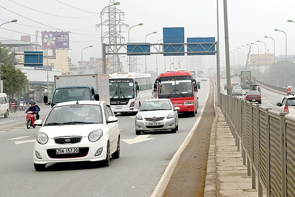 Đường Vành đai 3 trên cao Mai Dịch - Thăng Long là một trong các dự án giao thông sử dụng vốn ODA được triển khai trong thời gian tới (Trong ảnh: Điểm cuối đường Vành đai 3 đoạn Mai Dịch - Bắc hồ Linh Đàm) - Ảnh: Tạ Tôn