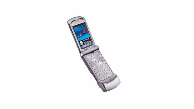 Motorola RAZR (Ảnh: Android Authority)