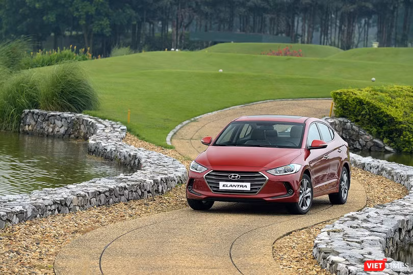 Chỉ hơn 500 triệu đã có thể tậu Hyundai Elantra đón Tết ảnh 1