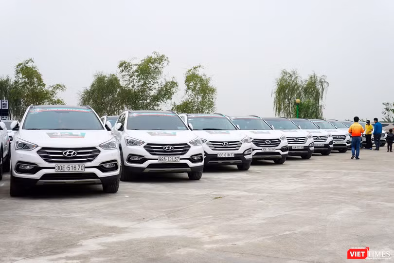 Dàn xe Hyundai SantaFe hùng hậu chào đón sinh nhật CLB tròn 4 tuổi ảnh 4