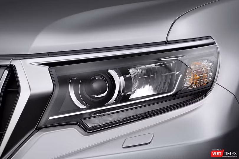 Đấu với Ford Explorer, Toyota LandCruiser Prado 2017 chốt giá 2,262 tỷ đồng ảnh 3