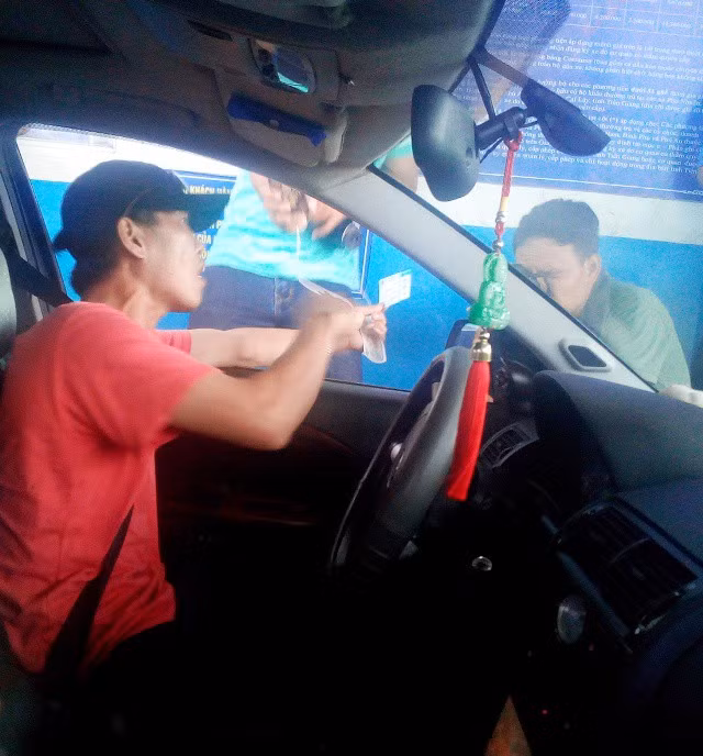 Tài xế khiếu nại vé bị tẩy xóa