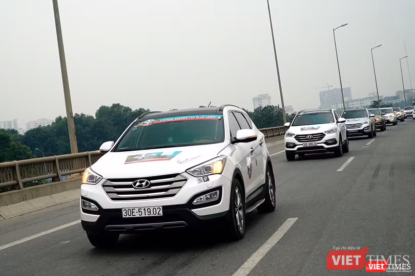 Dàn xe Hyundai SantaFe hùng hậu chào đón sinh nhật CLB tròn 4 tuổi ảnh 11