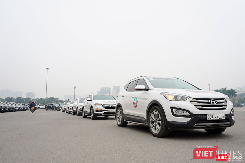 Dàn xe Hyundai SantaFe hùng hậu chào đón sinh nhật CLB tròn 4 tuổi ảnh 1