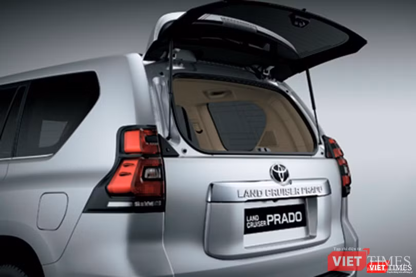 Đấu với Ford Explorer, Toyota LandCruiser Prado 2017 chốt giá 2,262 tỷ đồng ảnh 11