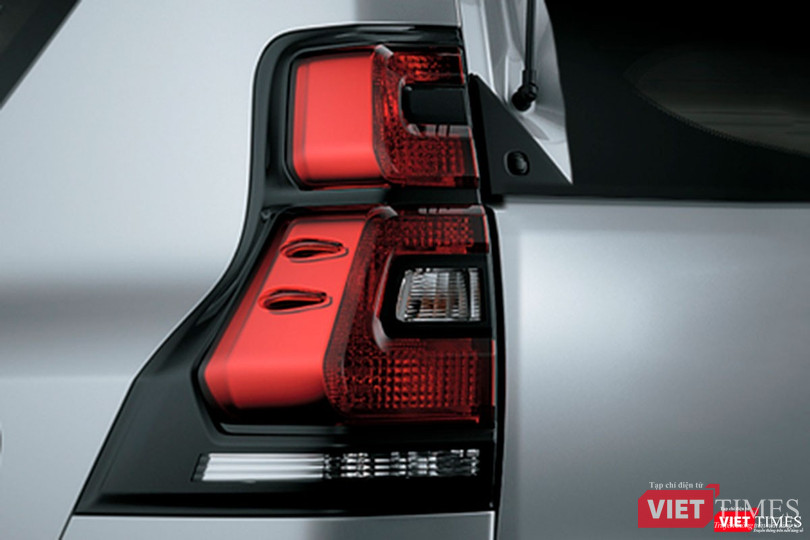 Đấu với Ford Explorer, Toyota LandCruiser Prado 2017 chốt giá 2,262 tỷ đồng ảnh 8