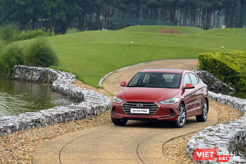 Chỉ hơn 500 triệu đã có thể tậu Hyundai Elantra đón Tết ảnh 1