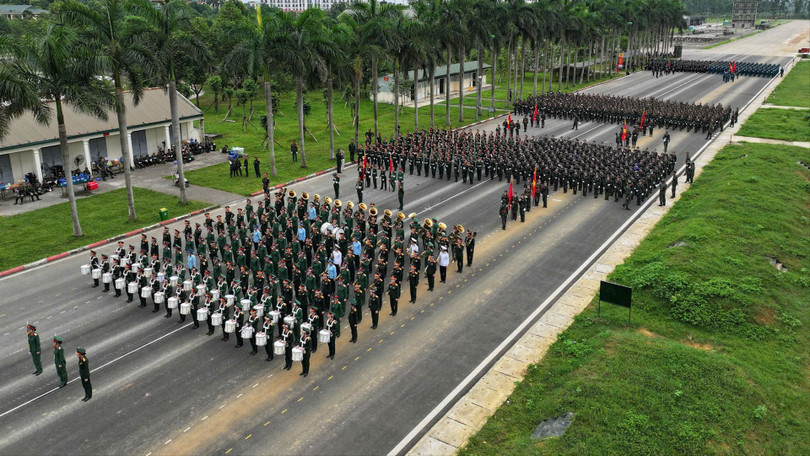 Các chiến sĩ tập luyện diễu binh kỷ niệm Quốc khánh 2/9. Ảnh: Vietnamnet.