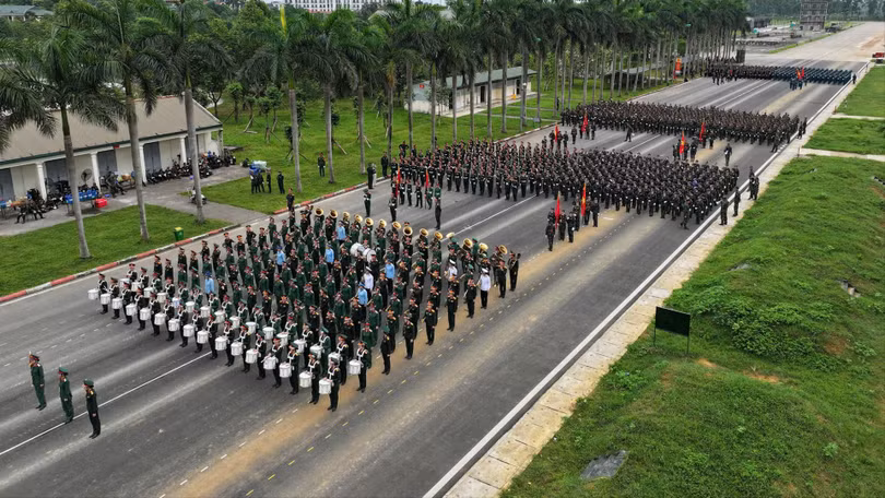 Các chiến sĩ tập luyện diễu binh kỷ niệm Quốc khánh 2/9. Ảnh: Vietnamnet.