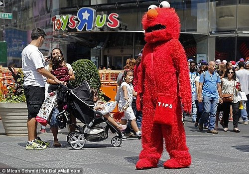 Chuyện các cô gái ngực trần kiếm 20 đôla với mỗi bức ảnh ảnh 4