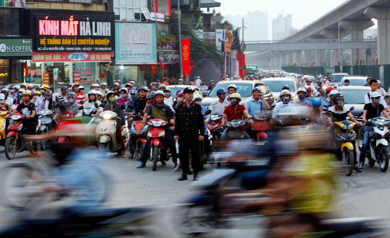 Cảnh sát cơ động xuống đường: Hết cảnh bò đến cơ quan ảnh 1 Cảnh sát cơ động xuống đường: Hết cảnh bò đến cơ quan ảnh 1