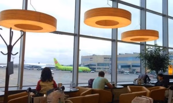 Lệnh cấm bay của Ukraine khiến quan hệ Nga - Ukraine càng thêm căng thẳng - Ảnh: BBC