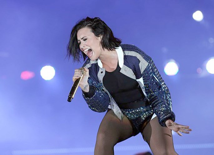 Ca sĩ Demi Lovato 'nóng' với loạt ảnh khỏa thân trong phòng tắm - ảnh 4