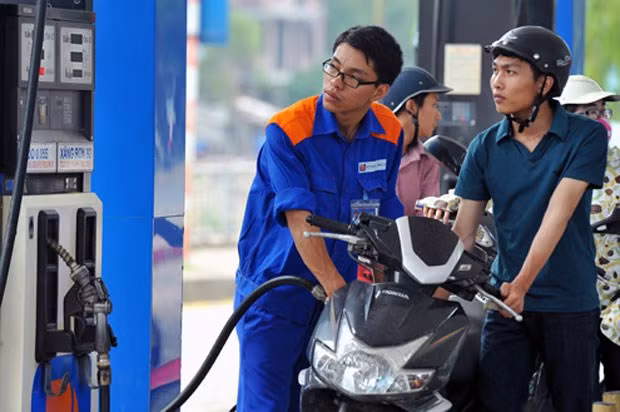 Thu thuế bảo vệ môi trường từ xăng dầu tăng vọt