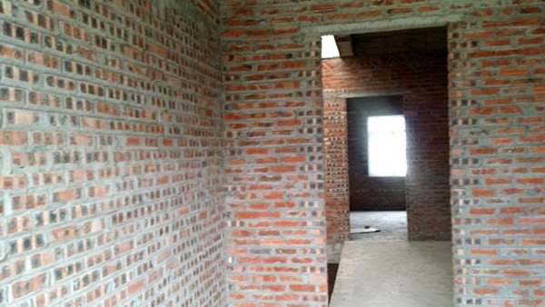 Mỗi tầng được chia làm 3 gian, với 2 phòng ngủ, 2 nhà vệ sinh khép kín riêng biệt. Mỗi tầng được chia làm 3 gian, với 2 phòng ngủ, 2 nhà vệ sinh khép kín riêng biệt.