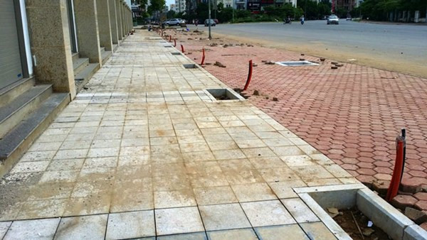 Trước mỗi căn, hạ tầng điện nước đã sẵn sàng,chỉ chờ đấu nối vào các "'căn hộ" Trước mỗi căn, hạ tầng điện nước đã sẵn sàng,chỉ chờ đấu nối vào các "'căn hộ"