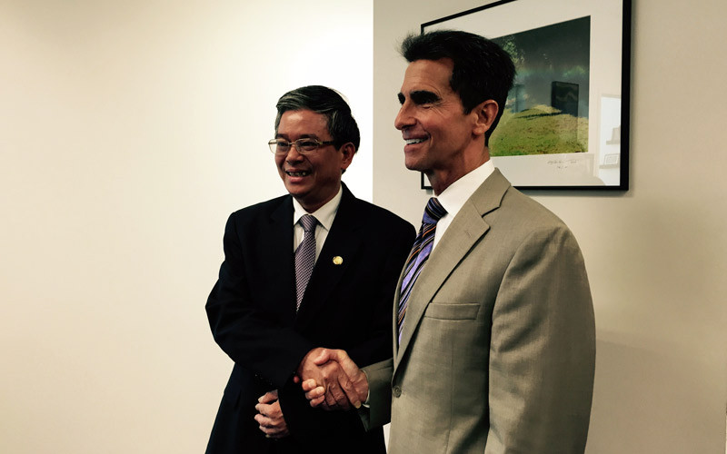 Thượng Nghị sỹ Mỹ Mark Leno: Thế hệ trẻ người Mỹ gốc Việt có cái tìn tích cực hơn về quan hệ hai nước Thượng Nghị sỹ Mỹ Mark Leno: Thế hệ trẻ người Mỹ gốc Việt có cái tìn tích cực hơn về quan hệ hai nước