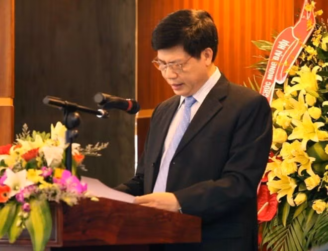 Các quyết định thay thế nhân sự chủ chốt tại cả Hội đồng quản trị lẫn Ban điều hành Vinaconex có hiệu lực kể từ ngày 20/10/2015.