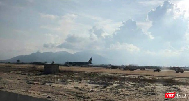 Máy bay Vietnam Airlines hạ cánh nhầm đường băng sân bay Cam Ranh ngày 29/4. Ảnh: VietTimes