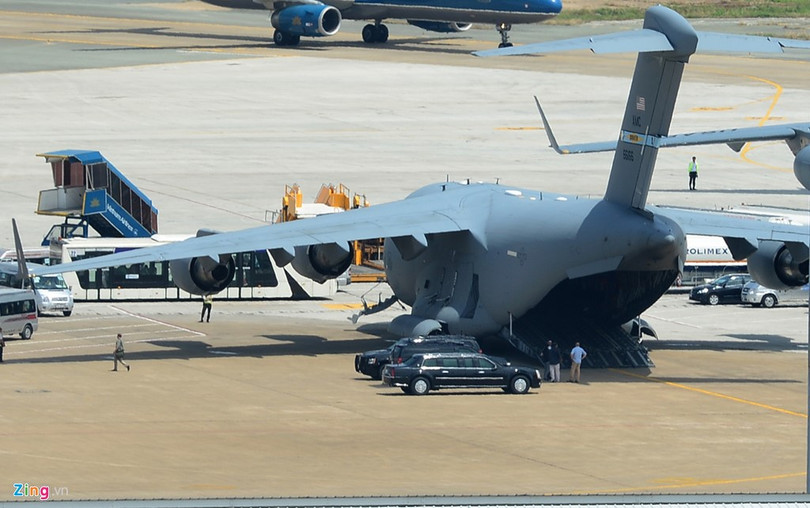 Sải cánh của US Air Force C-17 là 51,75 m, chiều cao 16,8 m. 