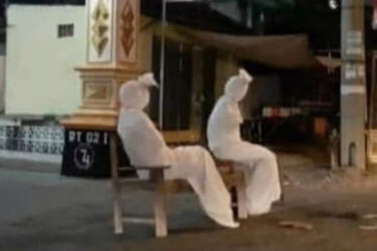Pocong - hồn ma biểu tượng tại Indonesia (Ảnh: OC)