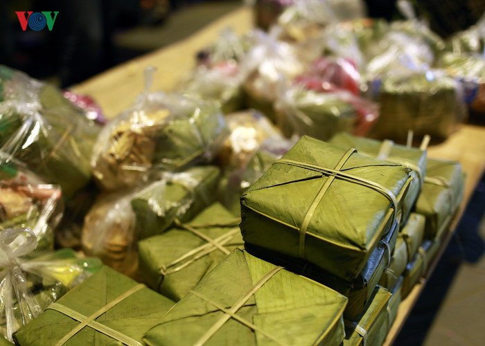 Một chiếc áo ấm, một chiếc bánh chưng làm quà Tết tuy nhỏ nhưng với tấm lòng đồng cảm của người trao tặng trở nên có ý nghĩa to lớn đối với người lao động nghèo khi ngày Tết đang đến gần. Một hành động nhỏ nhưng nếu được lan tỏa sẽ tạo nên những giá trị tốt đẹp cho xã hội.