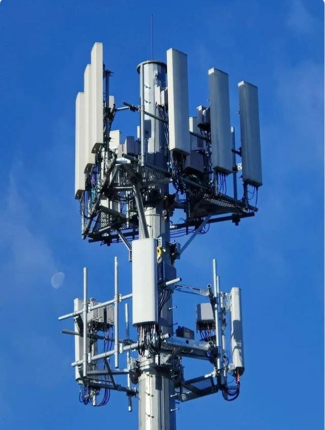 Dish Wireless đang sử dụng công nghệ Open Radio Access Network để giúp hãng xây dựng mạng 5G (Ảnh: Phone Arena)