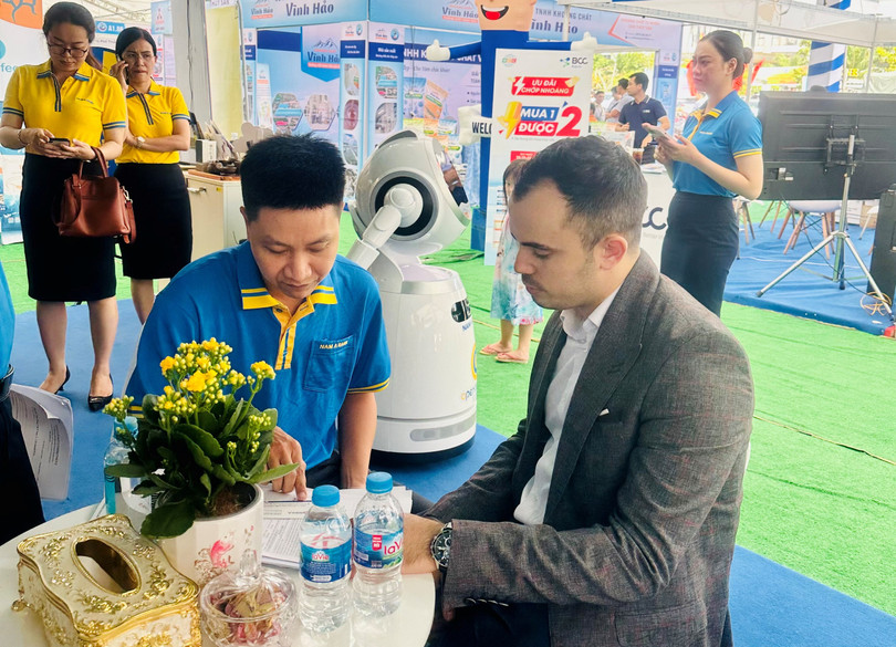 FESTIVAL TÔM CÀ MAU 2.jpg