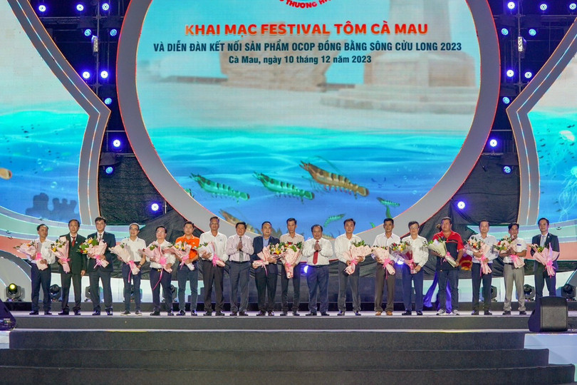 FESTIVAL TÔM CÀ MAU 1.jpg