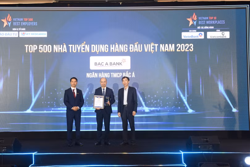 Ảnh 3_ Ngân hàng TMCP Bắc Á được xếp hạng 60 trong danh sách Top 500 nhà tuyển dụng hàng đầu Việt Nam năm 2023-min.JPG