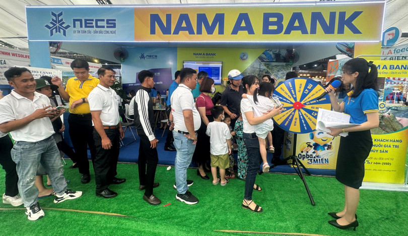 FISTIVAL TÔM CÀ MAU 3.jpg