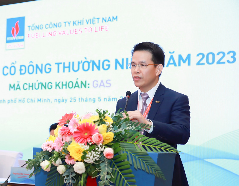 Ông Phạm Văn Phong – Tổng giám đốc PV GAS báo cáo kế hoạch phát triển 2023, khẳng định quyết tâm và nỗ lực phát triển doanh nghiệp tiên phong ngành công nghiệp khí