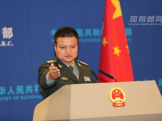 Người phát ngôn Bộ Quốc phòng Trung Quốc Dương Vũ Quân nói: “Bất kể kết quả trọng tài thế nào, Quân đội Trung Quốc sẽ kiên định bảo vệ chủ quyền, an ninh và quyền lợi biển quốc gia, kiên quyết bảo vệ hòa bình, ổn định khu vực, ứng phó mọi mối đe dọa, thách thức”.