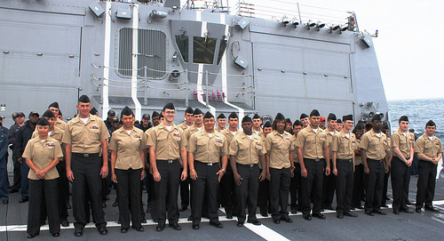 Thủy thủ đoàn tàu USS William P Lawrence.