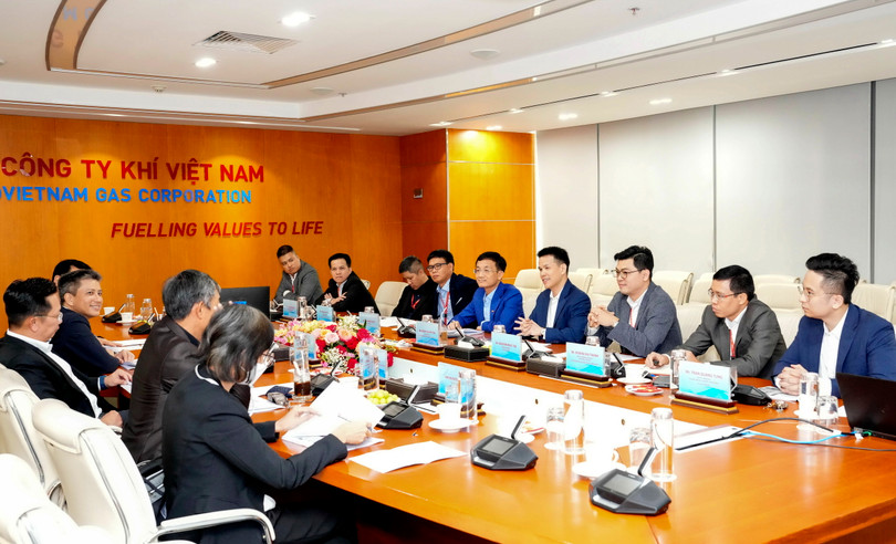 3. cuoc hop lam viec.jpg