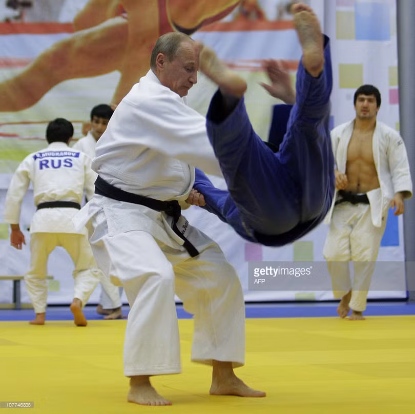 Chiến thuật Judo hết sức tài tình, giúp ông Putin có thể “hạ gục nhanh, tiêu diệt gọn” đối thủ trên đấu trường chính trị