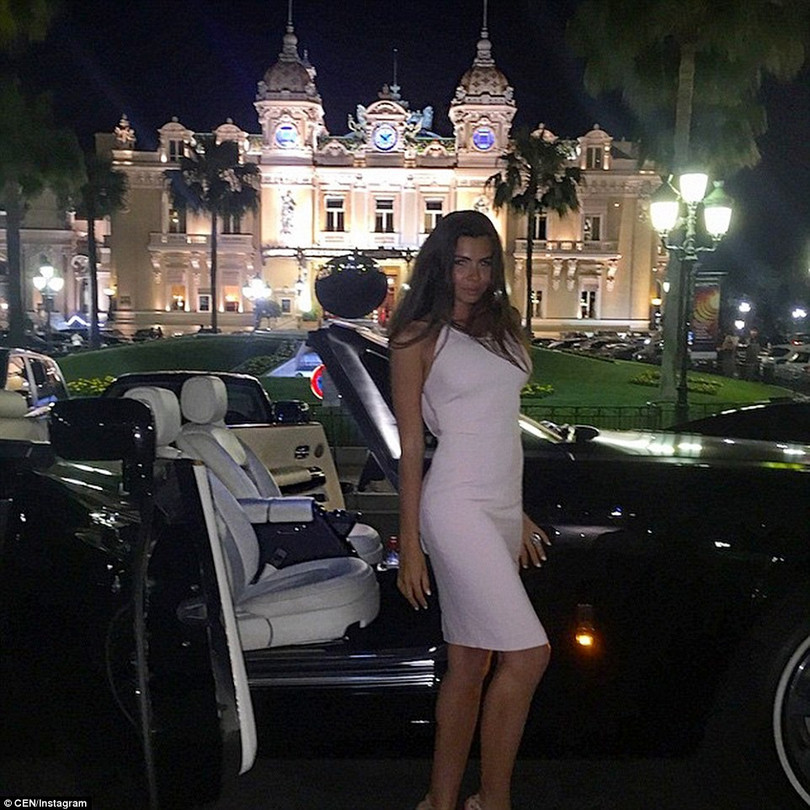 Giới nhà giàu Nga khoe cuộc sống xa hoa, thác loạn ảnh 14