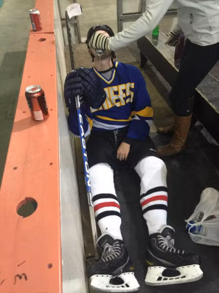 Choáng với những kiểu uống... không giống ai ảnh 16