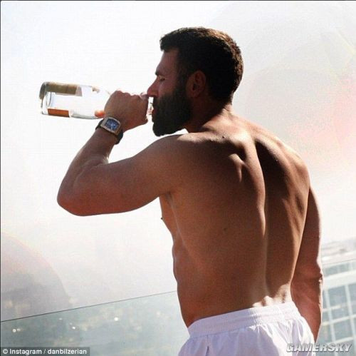 Nhà giàu hợm của khoe siêu xe và cuộc sống trác táng ảnh 12